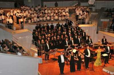 Händel-Kinderchor bei der Aufführung von Carl Orffs „Carmina Burana“ Händel-Kinderchor bei der Aufführung von Carl Orffs „Carmina Burana“